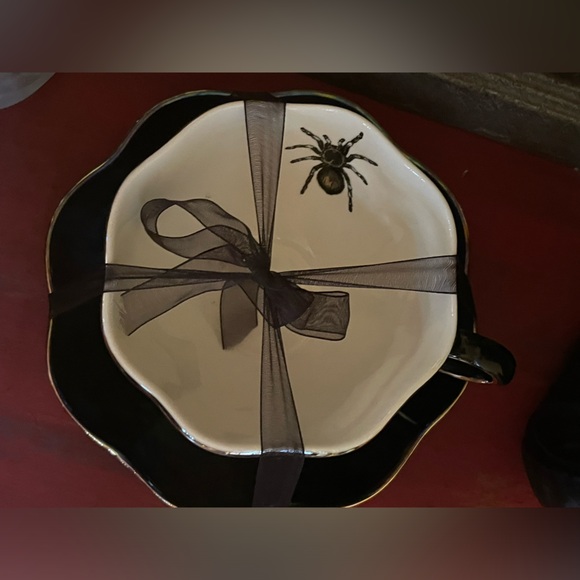 PARK CHATEAU NEW Spider Teacup & Saucer Set Black Iridescent & White W/Gold Trim - Picture 5 of 11